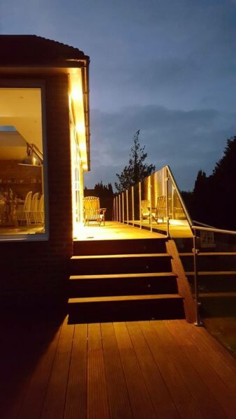 glass balustrade - The glass warehouse