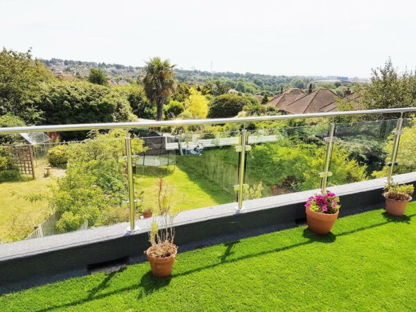 Outdoor garden glass balustrades