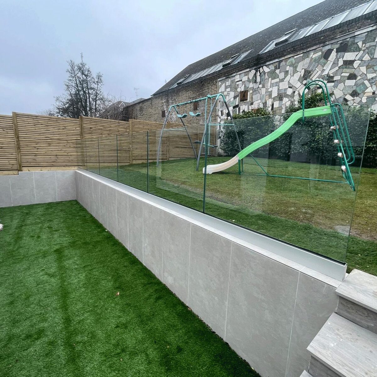3M Glass Balustrade Channel with Wedge Kit and End Caps - Image 11