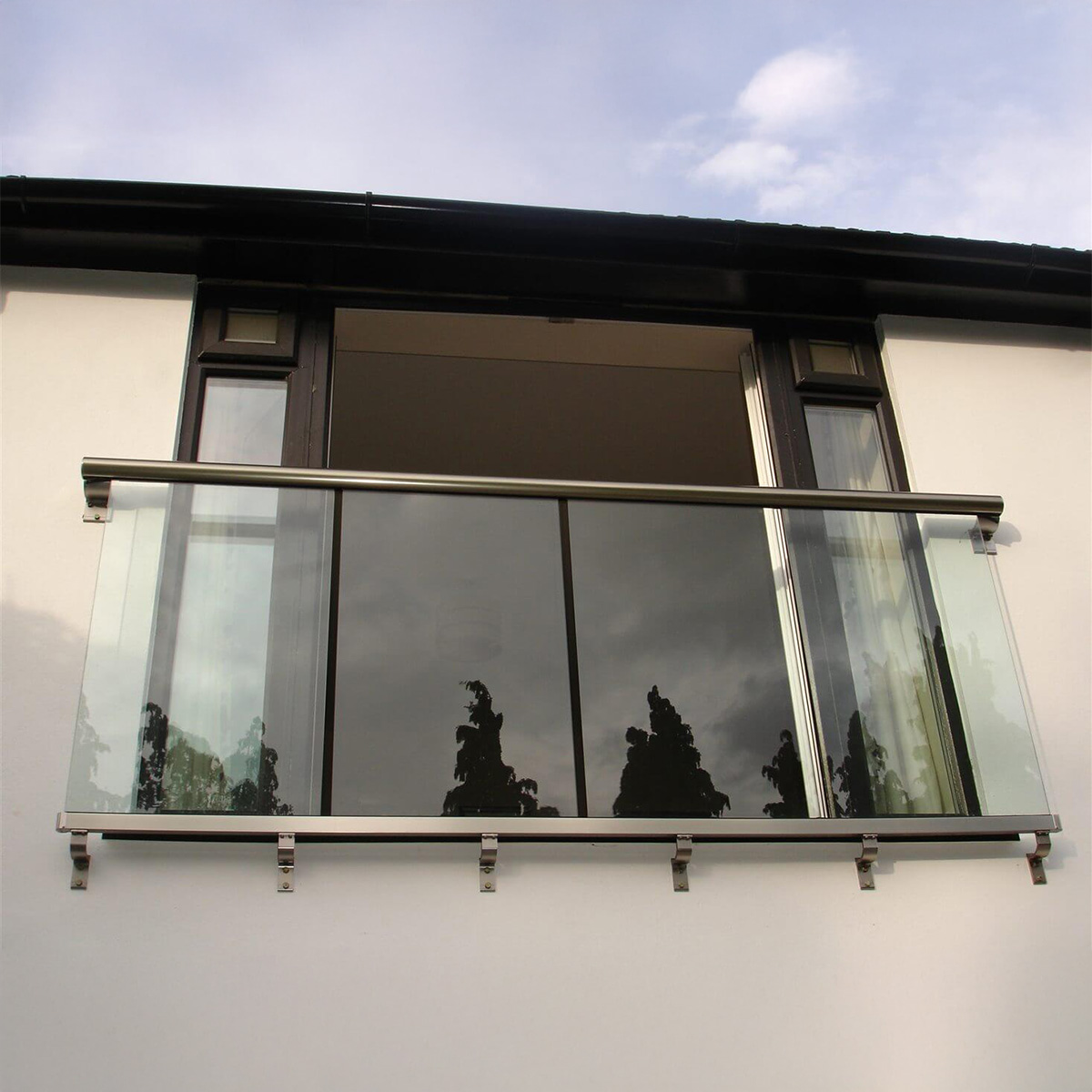 Oversized Glass Juliet Balcony - Image 5